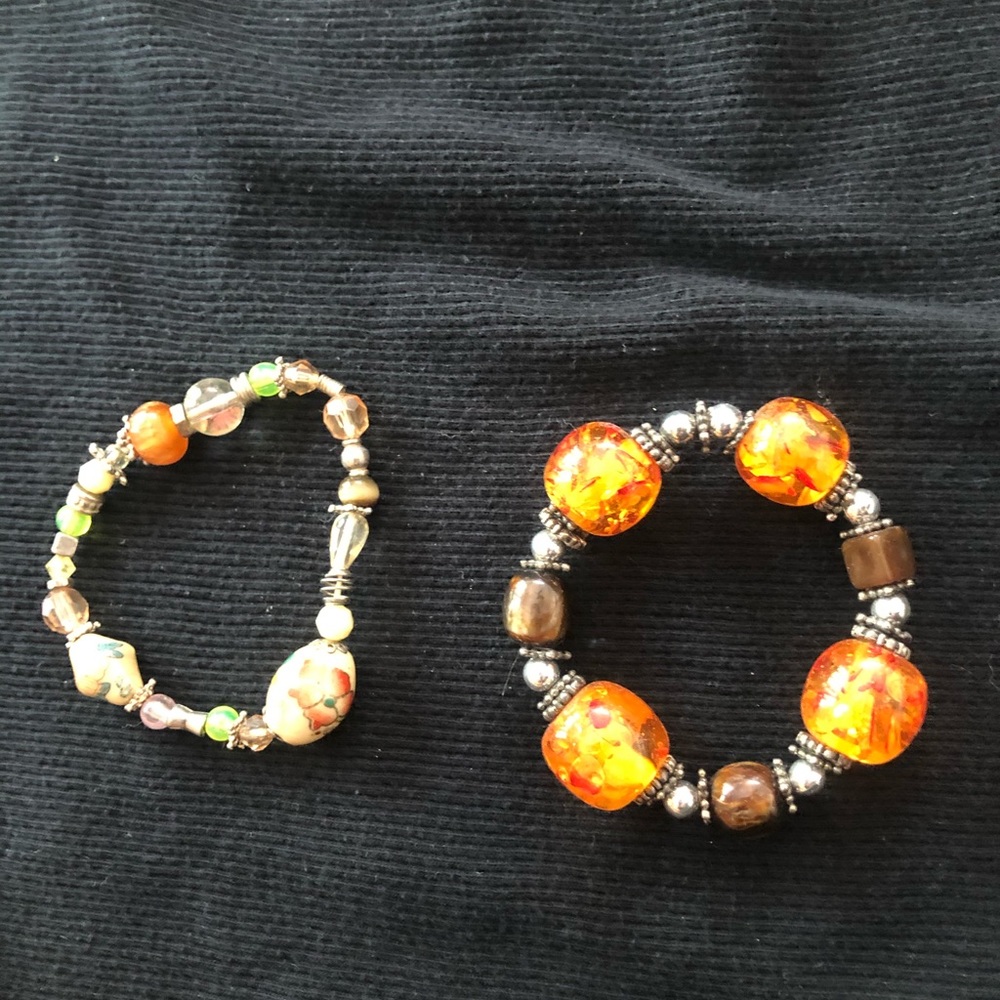 2 beaded stretch bracelets